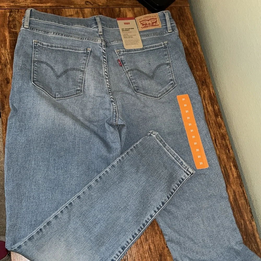 Levi’s 311 Shaping Skinny - Picture 3 of 5